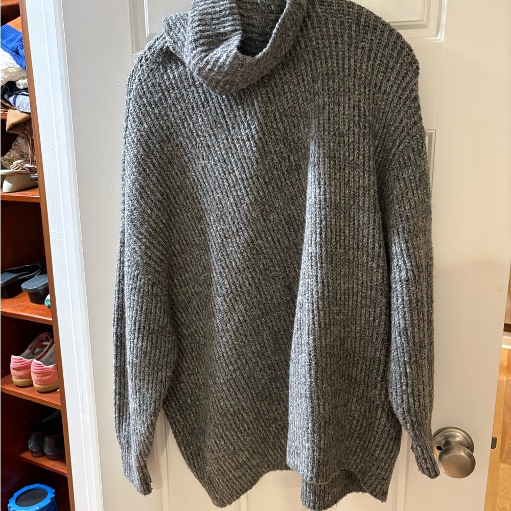 Zara Knit Textured over size Sweater in gray